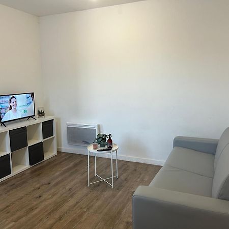 Superbe Studio Meuble Avec Parking Мобеж Екстер'єр фото