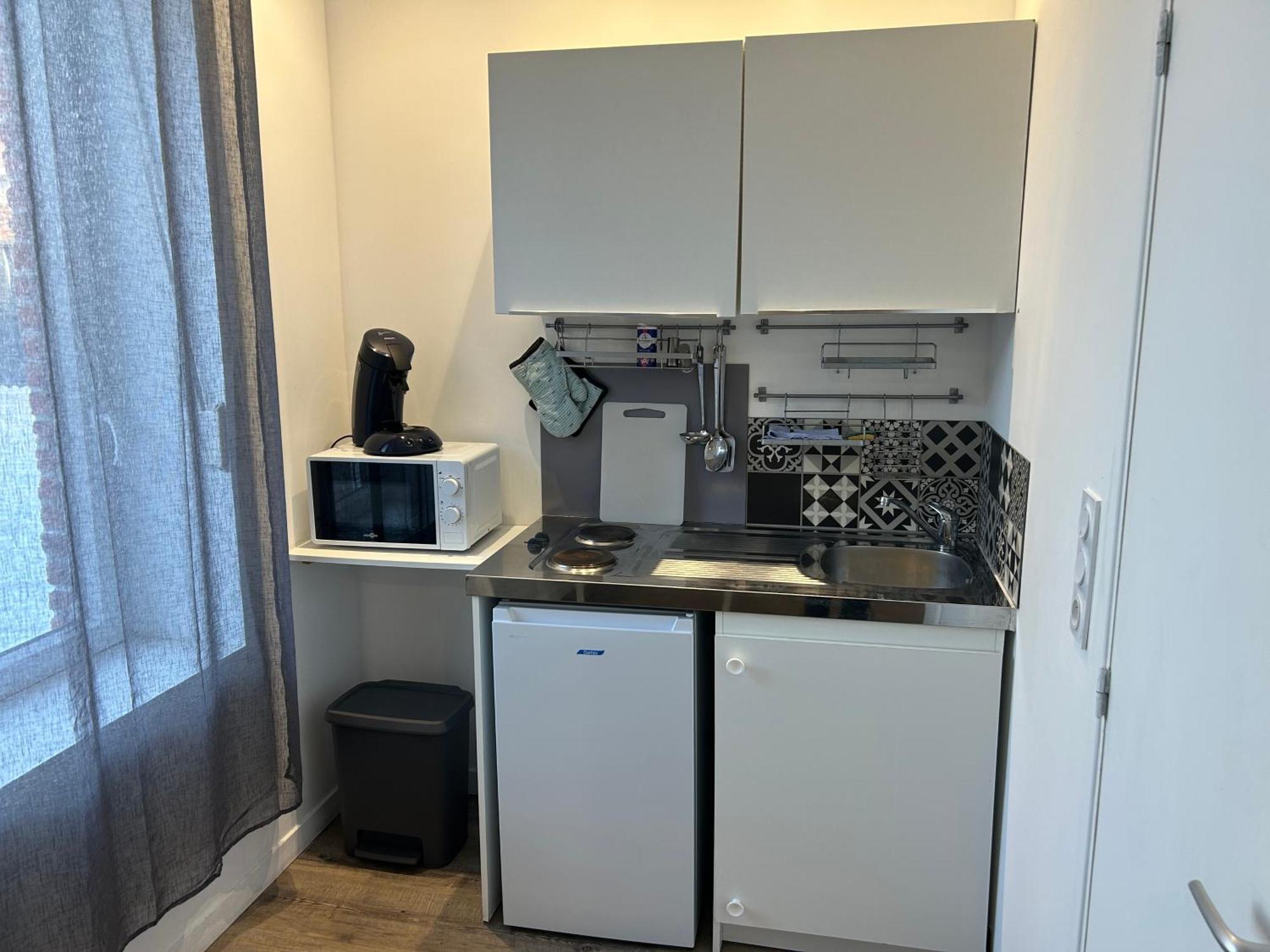 Superbe Studio Meuble Avec Parking Мобеж Екстер'єр фото